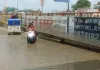 <span class="t-red">Bareilly News : </span> मानसून की बारिश बनी महाआफत, नाले में ई-रिक्शा गिरने से चालक समेत 5 लोग घायल; कांवड़ मार्ग पर जलभराव 