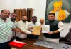 शिक्षक भर्ती के अभ्यर्थियों ने बेसिक शिक्षा मंत्री संदीप सिंह से की मुलाकात, सौंपा ज्ञापन