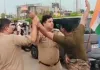 <span class="t-red">वर्दी का रौब या नशे का असर? </span>मेरठ में पुलिसकर्मियों से भिड़ा अग्निवीर, हिरासत में लेकर सेना पुलिस को सौंपा