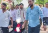<span class="t-red"> Chitrakoot News:</span> अनियंत्रित होकर पेड़ से टकराई स्कूली बस, 10 बच्चे घायल; दो की हालत गंभीर