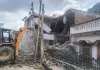 Shahjahanpur News : गौतम मौर्य हत्याकांड के आरोपी समीर और उसके चाचा के मकान पर चला बुलडोजर 