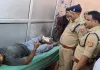 <span class="t-red">रात के अंधेरे में चोरी की बड़ी साजिश! </span>पुलिस से भिड़े बदमाश, पैर में गोली लगी तो खुला राज; दो गिरफ्तार