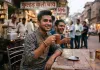 <span class="t-red">चीनी के बढ़े दाम का दिखने लगा असर : </span> कुल्हड़ वाली चाय अब 10 की जगह 15 रुपये में