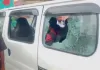 लखनऊ : स्कूल वैन में तोड़-फोड़ के आरोप में तीन अज्ञात वाहन चालकों के खिलाफ मामला दर्ज 
