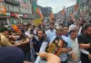 <span class="t-red">Srinagar: </span>भाजपा कार्यालय की ओर बढ़ रहे नेकां कार्यकर्ताओं को पुलिस ने रोका, राज्य का दर्जा बहाल करने की मांग