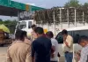 Bahraich News: मटेरा में दिनदहाड़े महिला से मंगलसूत्र की लूट, बाइक सवार बदमाश फरार; CCTV फुटेज खंगाल रही पुलिस