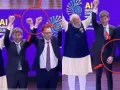  Viral Moment :  AI summit पीएम मोदी के साथ फोटो सेशन में असहज नजर आए Altman और एंथ्रोपिक के सीईओ Amodei 