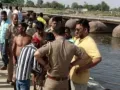 मथुरा में बड़ा हादसा :  श्रद्धालुओं से भरी नाव पलटी, गोताखोर तलाश में जुटे, 10 की मौत