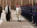 अबू धाबी पहुंचे मोदी प्रधानमंत्री : शेख मोहम्मद बिन जायेद ने एयरपोर्ट पर किया स्वागत, कहा- भारत शांति और स्थिरता के लिए हरसंभव मदद को तैयार
