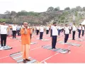 International Yoga Day : सीएम योगी ने झांसी के किले में किया योग, स्वस्थ जीवन का दिया संदेश 