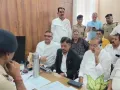  राहुल गांधी पर मुकदमे के बाद गरमाई सियासत,  यशपाल आर्य समेत कांग्रेस नेताओं ने कोतवाली पहुंच जताया विरोध