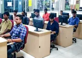 <span class="t-red"> UP Digital Library :</span> गांव के होनहारों को अफसर बनाएगी योगी सरकार, 32 जिलों में तैयार हुई हाईटेक डिजिटल लाइब्रेरी
