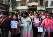<span class="t-red">Bihar SI Prohibition Exam 2026 :</span> ब्लूटूथ से नकल की कोशिश नाकाम, 38 जिलों के 515 केंद्रों पर हुई परीक्षा, दो बायोमेट्रिक कर्मी भी पकड़े गए
