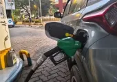 <span class="t-red">E20 Petrol Case :</span> नई गाड़ी दो या पूरी रकम लौटाएं... उपभोक्ता आयोग से Maruti Suzuki को बड़ा झटका, E20 पेट्रोल से बार-बार बंद हुई कार तो दिया यह आदेश