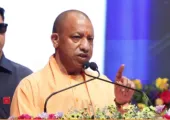 <span class="t-red">यूपी के 1.28 लाख शिक्षकों को बड़ा तोहफाः </span>अब 5 लाख तक कैशलेस इलाज, साथ में 3 करोड़ तक का बीमा