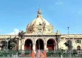 <span class="t-red">UP Monsoon Session :</span> यूपी विधान परिषद में उठा अवैध निर्माण का मुद्दा, 4.32 लाख भवनों पर सवाल
