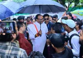 <span class="t-red">UPSSSC JE भर्ती पर अभ्यर्थियों का प्रदर्शन, </span>डिप्टी CM ब्रजेश पाठक से मिले छात्र; जानें क्या हैं मांगें
