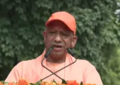 <span class="t-red">UP News: </span>सीएम योगी ने लखनऊ से शुरू की तिरंगा यात्रा, बोले- ‘ऊर्जा का प्रतीक है हमारा युवा’
