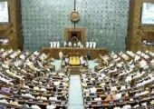 <span class="t-red">Parliament Monsoon Session: </span> हंगामे के कारण लोकसभा की कार्यवाही 12 बजे तक स्थगित
