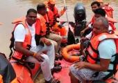 <span class="t-red">यूपी में राहत-बचाव कार्य में जुटा NDRF,</span> रामबाग से ट्रेनों के संचालन पर ब्रेक; भदोही में 22 बाढ़ चौकियां सक्रिय