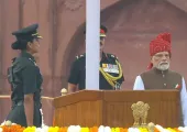 <span class="t-red">Independence Day :</span> PM मोदी ने लाल किले से बताया ‘शक्ति की सप्त धारा’ का रोडमैप, बोले- अगले 5-7 साल में बदलेंगे देश की रफ्तार और ताकत