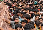 <span class="t-red">Ujjain News: </span>करंट की अफवाह से अचानक मची भगदड़! नागचंद्रेश्वर मंदिर में दर्शन कर रहे श्रद्धालुओं में हड़कंप