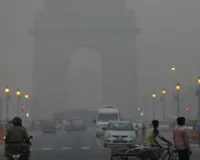 Delhi Pollution: दिल्ली में प्रदूषण की गंभीर स्थिति बरकरार, एक्यूआई पहुंचा 450 के पार