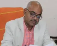 कानपुर : जिलाधिकारी ने किया गेहूं क्रय केंद्र का औचक निरीक्षण, क्रय स्थल की जर्जर सीढ़ियों को देख जताई नाराजगी