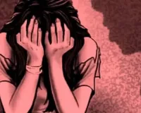 बाराबंकी : जेसीबी चालक ने युवती को पूरी रात बंधक बनाकर किया दुष्कर्म, सुबह मारपीट कर भगाया