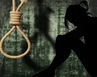 हरदोई : फंदे से लटकते मिले चचेरे भाई-बहन, खुदकुशी की आशंका, जानें पूरा मामला 