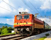 कानपुर : हाई स्कूल टॉपर ने ट्रेन के आगे कूदकर दी जान, परिवार में मचा कोहराम 