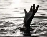 नोएडा: तीन दिन पहले नाले में डूबा था युवक... अब तक तलाश जारी,  परिजनों ने लगाए गंभीर आरोप