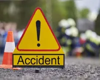 एटा में दो मोटरसाइकिलों की आमने-सामने टक्कर, तीन लोगों की मौत 