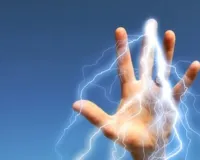 सीतापुर : हाईटेंशन लाइन पर पैर पड़ने से महिला की मौत, घटना पर ग्रामीणों ने जताई नाराजगी