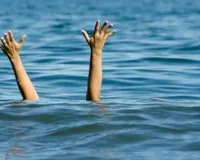 Gonda News : खनन से बने पोखर में डूबकर बच्चे की मौत, भाई चोटिल