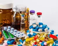 अस्पताल में नहीं मिल रहीं डॉक्टर की लिखी सभी दवाएं, मरीज मजबूर होकर बाहर से खरीद रहें दवाइयां