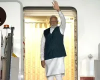 काशी पहुंचे प्रधानमंत्री मोदी, महिला सम्मेलन के लिए जुटने लगी भीड़