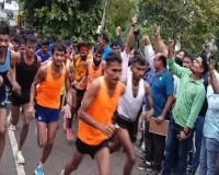 सुलतानपुर : सरदार पटेल की याद में धावकों ने दौड़कर एकता का दिया संदेश