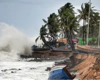 Cyclonic Montha : आंध्र प्रदेश में चक्रवात ‘मोंथा’ ने मचाई भारी तबाही, बोले सीएम- 5,265 करोड़ रुपये का हुआ नुकसान