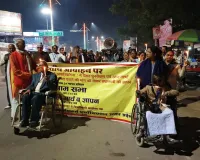 बाराबंकी : पेंशनरों की उपेक्षा के विरोध में वरिष्ठ नागरिकों का कैंडिल मार्च