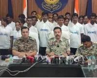 नक्सलवाद के खिलाफ बड़ी सफलता : छत्तीसगढ़ में 65 लाख के 27 इनामी समेत 37 नक्सलियों ने किया सरेंडर 