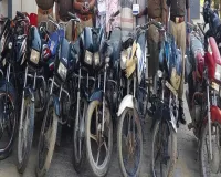 बदायूं : चोरी की 10 बाइकों के साथ चार आरोपी गिरफ्तार, एक निकला नाबालिग