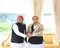 अखिलेश यादव से मुलाकात के बाद बोले आजम खान- 'अब भी जिंदा हैं पत्थर से मजबूत लोग' 