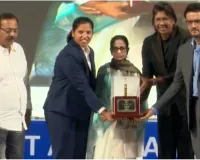 विश्व विजेता ऋचा घोष बनीं DSP : मुख्यमंत्री ममता बनर्जी ने सौंपा नियुक्ति पत्र, 'बंग भूषण' सम्मान और 34 लाख रु भी मिला