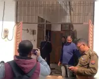 लखनऊ पहुंची दिल्ली ब्लास्ट की जांच, गिरफ्तार डॉ. मुजम्मिल के करीबी परवेज के घर पुलिस ने मारा छापा, जानिए क्या बोले पड़ोंसी