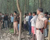 Barabanki News: सागौन के बाग में मिला युवक का शव, गले में बंधा लाल गमछा,  हत्या की आशंका से मचा हड़कंप
