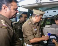 UP Alert: धार्मिक स्थलों और सीमातर्वी इलाकों की बढ़ाई गई सुरक्षा, पूरे प्रदेश में सड़कों पर उतरी पुलिस, डीजीपी ने सभी सुरक्षा एजेंसियों को किया अलर्ट