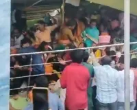 Venkateswara Swamy Temple:  वेंकटेश्वर स्वामी मंदिर में भगदड़ से 10 लोगों की मौत, मृतकों में अधिकतर महिलाएं, पीएम-सीएम ने जताया शोक