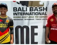 अंतरराष्ट्रीय क्रिकेट में पिता-पुत्र की जोड़ी का कमाल, 50 के पापा...17 का बेटा पहली बार एक टीम के लिए उतरे मैदान पर