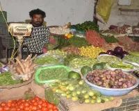 UP: ठंड में सब्जियों के भाव गर्म...रसोई का बजट गड़बड़ाया